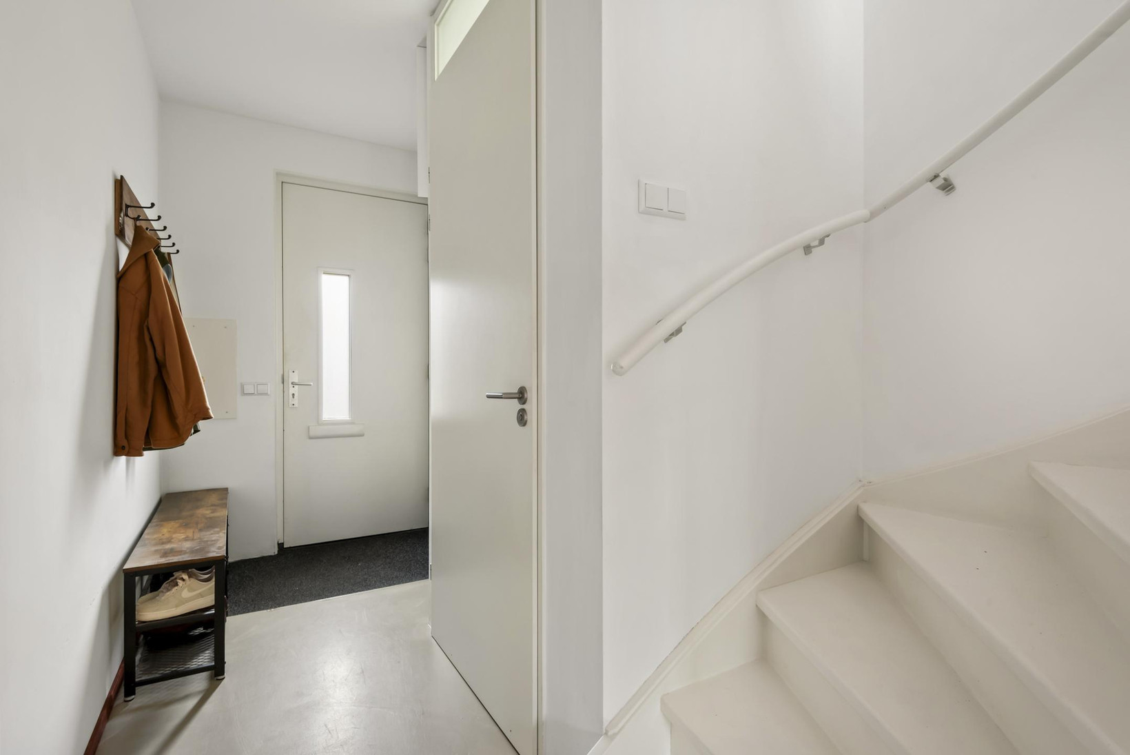 Tussenwoning te koop: Loes van Marlestraat 17, Weesp