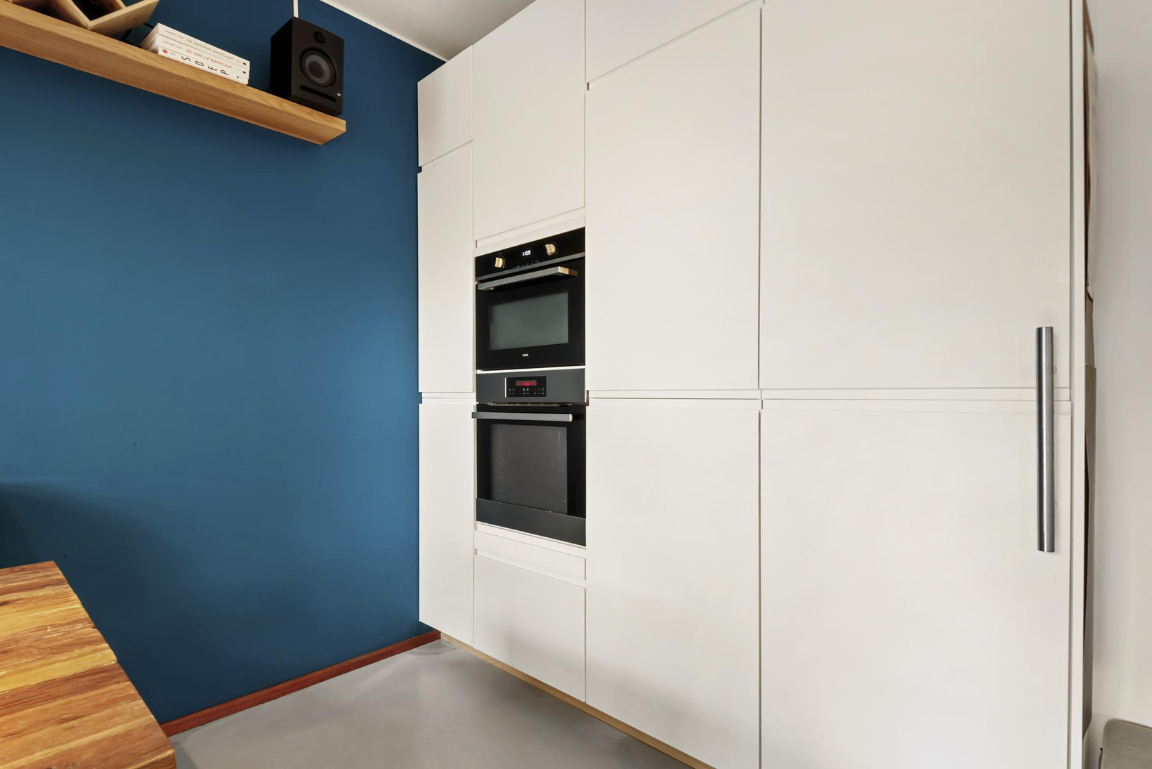 Tussenwoning te koop: Loes van Marlestraat 17, Weesp