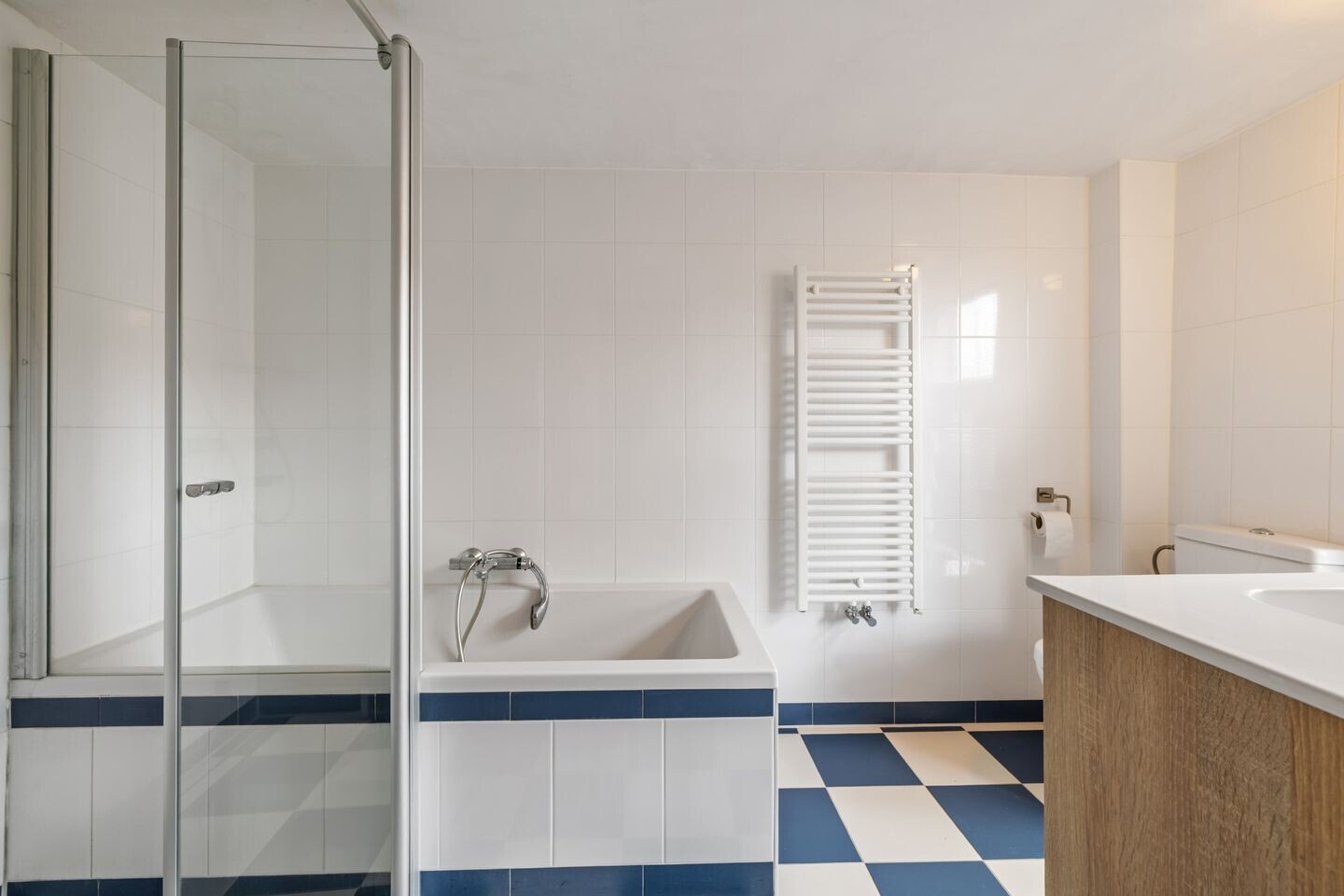 Tussenwoning te koop: Herensingel 93, Weesp