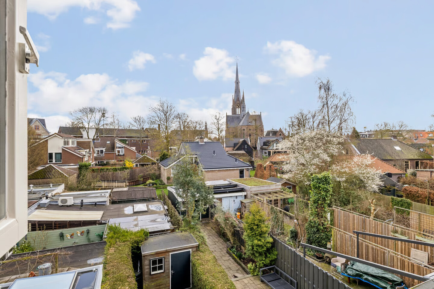 Tussenwoning te koop: Herensingel 93, Weesp