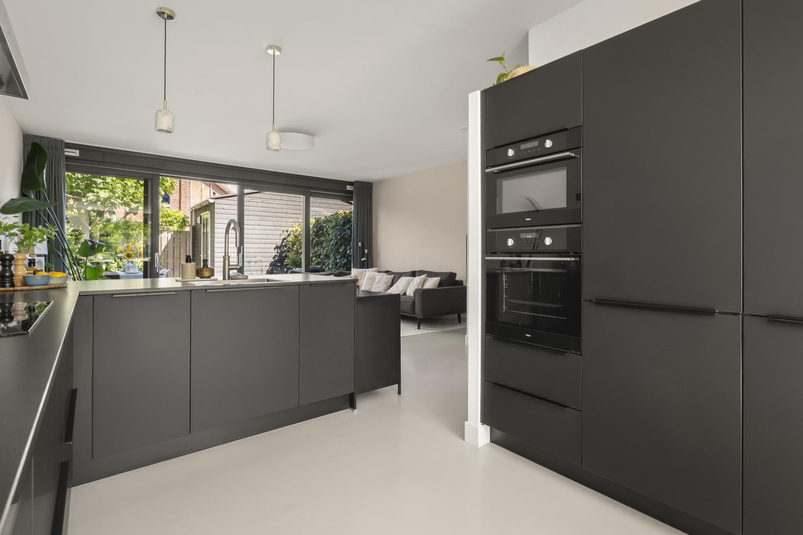 Tussenwoning te koop: Fort Diemerdamstraat 19, Weesp