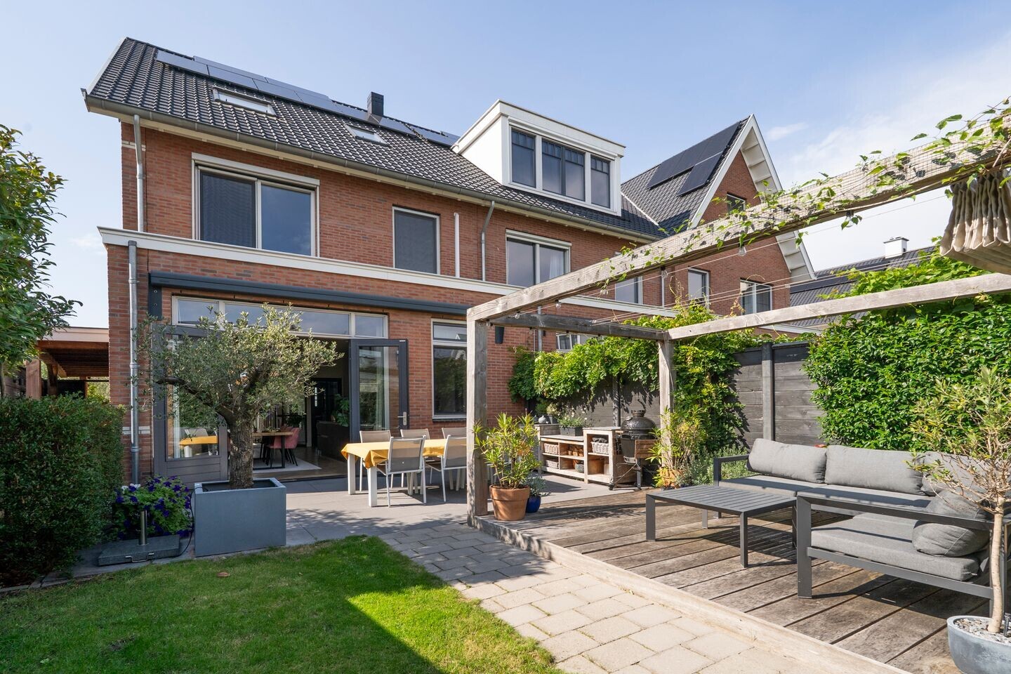 Hoekwoning te koop: Fort Abcoudestraat 42, Weesp