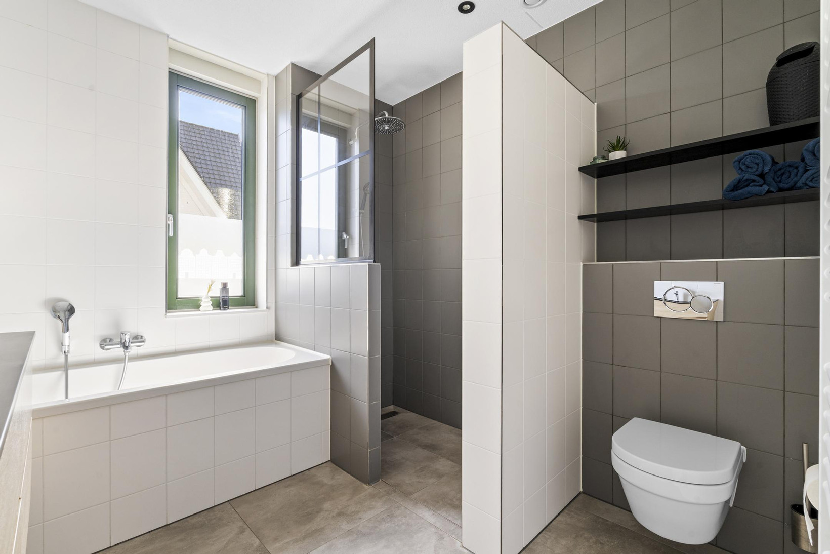 Hoekwoning te koop: Hinderdampad 1, Weesp