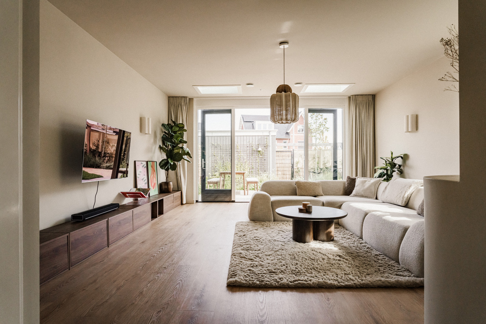 Hoekwoning te koop: Veldhuishof Noord 1, Weesp