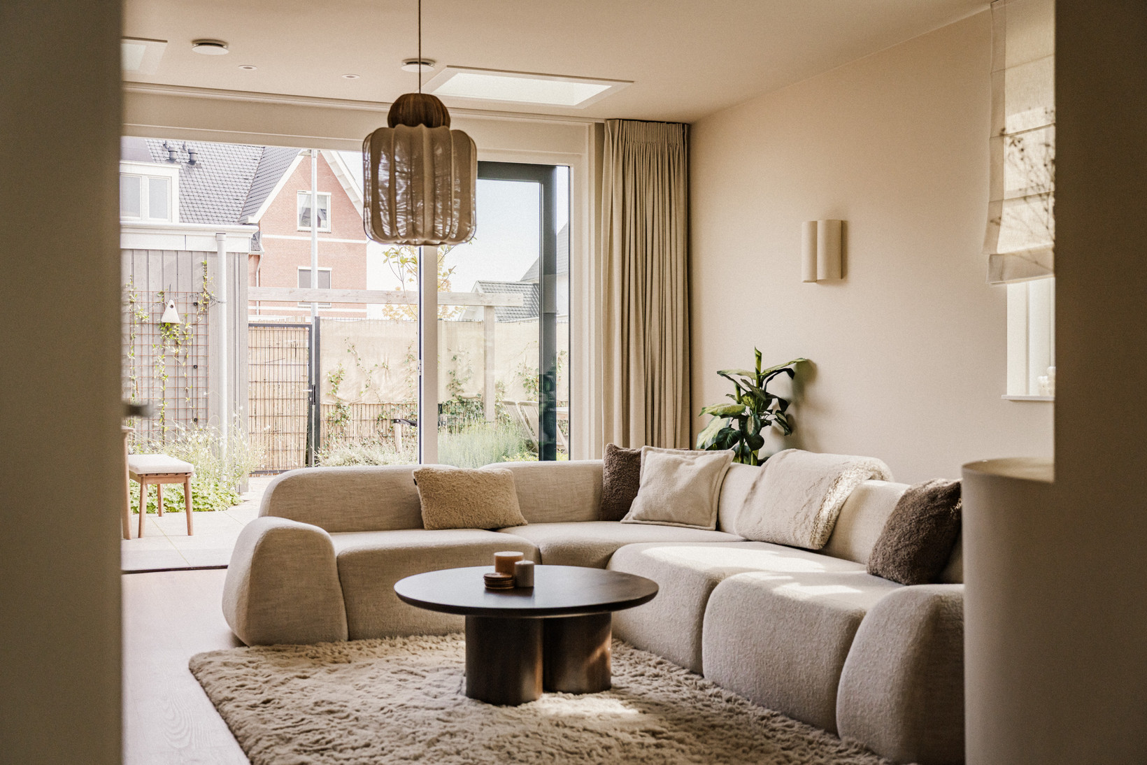 Hoekwoning te koop: Veldhuishof Noord 1, Weesp