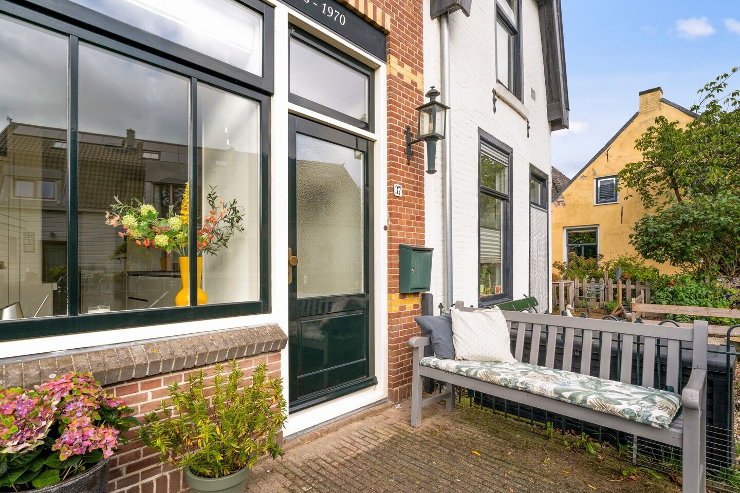 Twee-onder-één-kap te koop: Voordijk 37, Abcoude