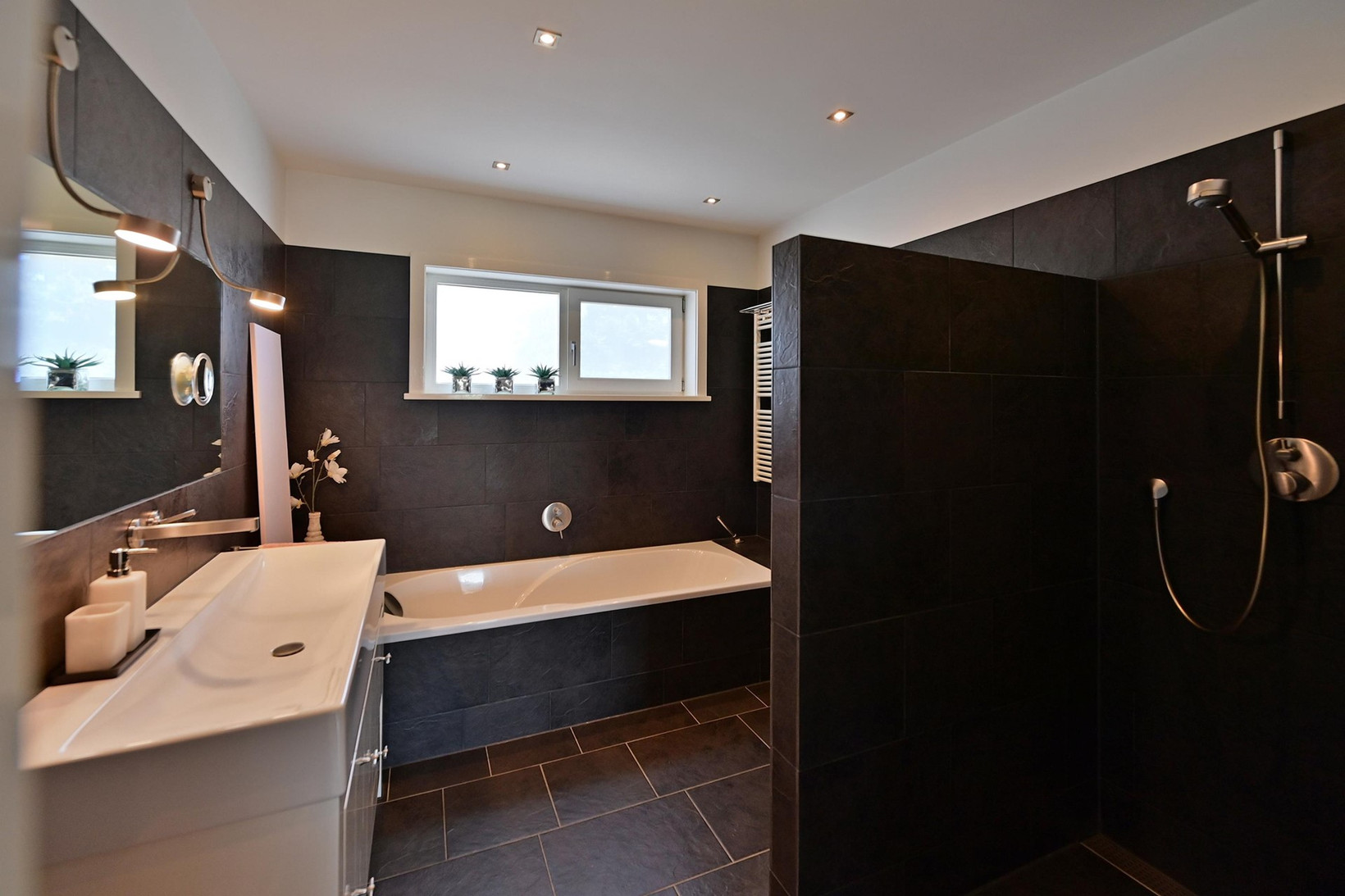 Hoekwoning te koop: Hoekerstraat 2, Nigtevecht