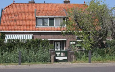 Middenweg 93