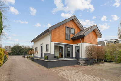 Middenweg 68