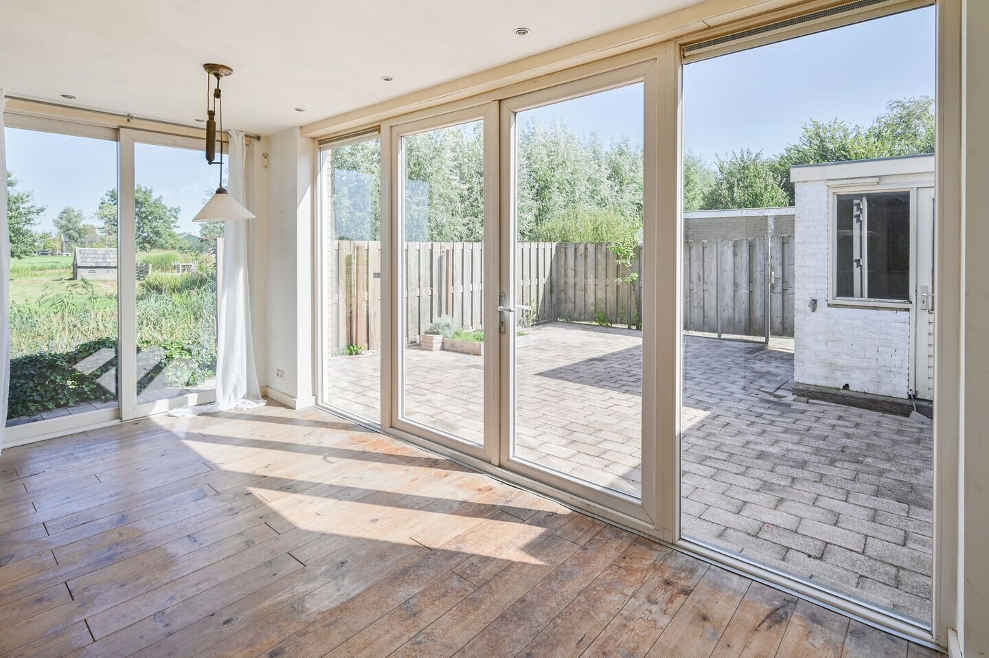 Hoekwoning te koop: Pieter de Hooghlaan 1, Nederhorst Den Berg