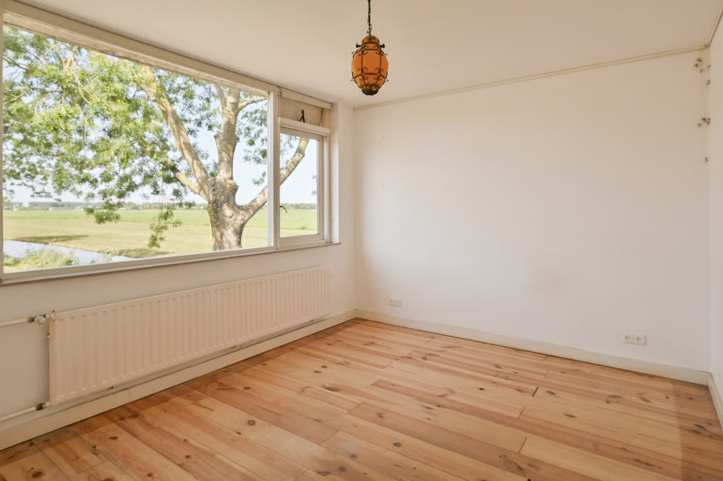 Hoekwoning te koop: Pieter de Hooghlaan 1, Nederhorst Den Berg