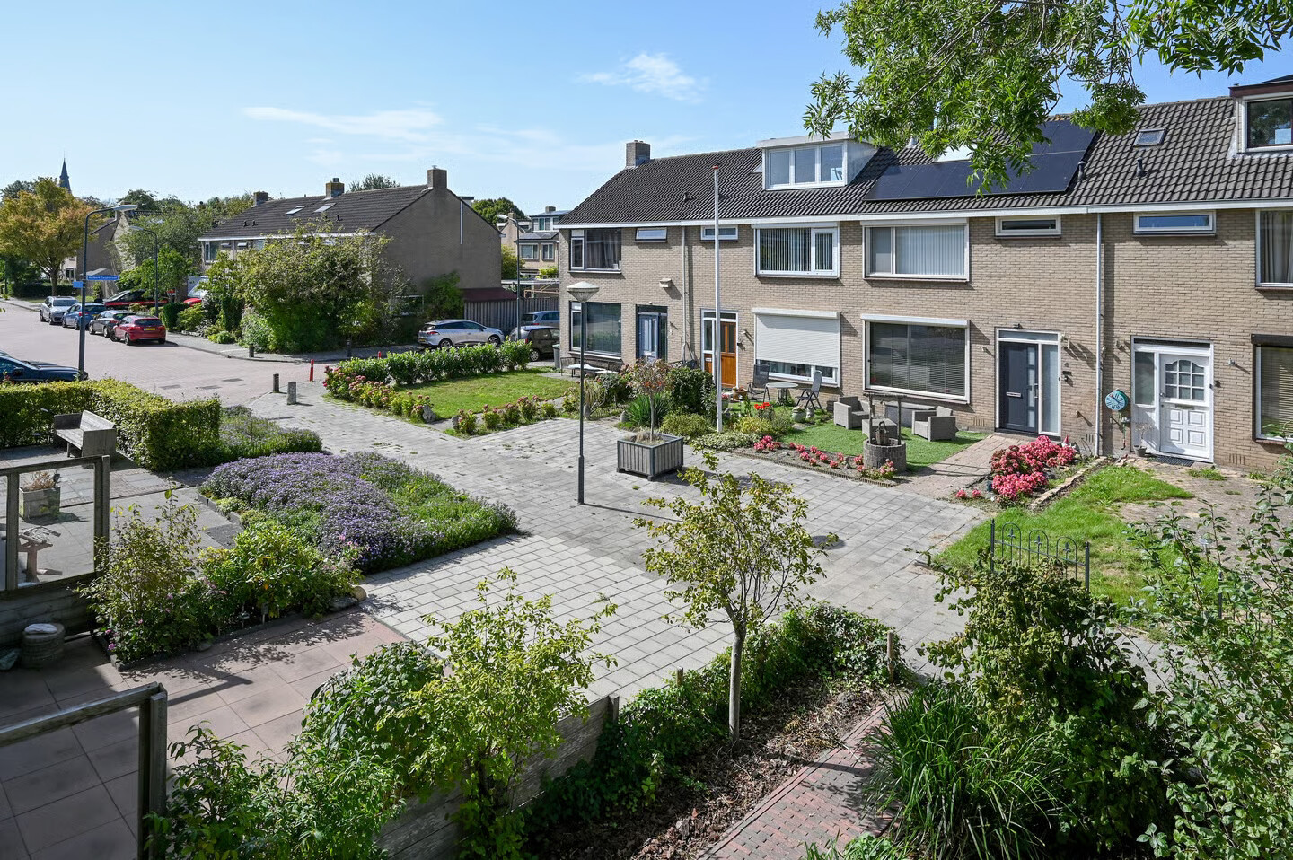 Hoekwoning te koop: Pieter de Hooghlaan 1, Nederhorst Den Berg