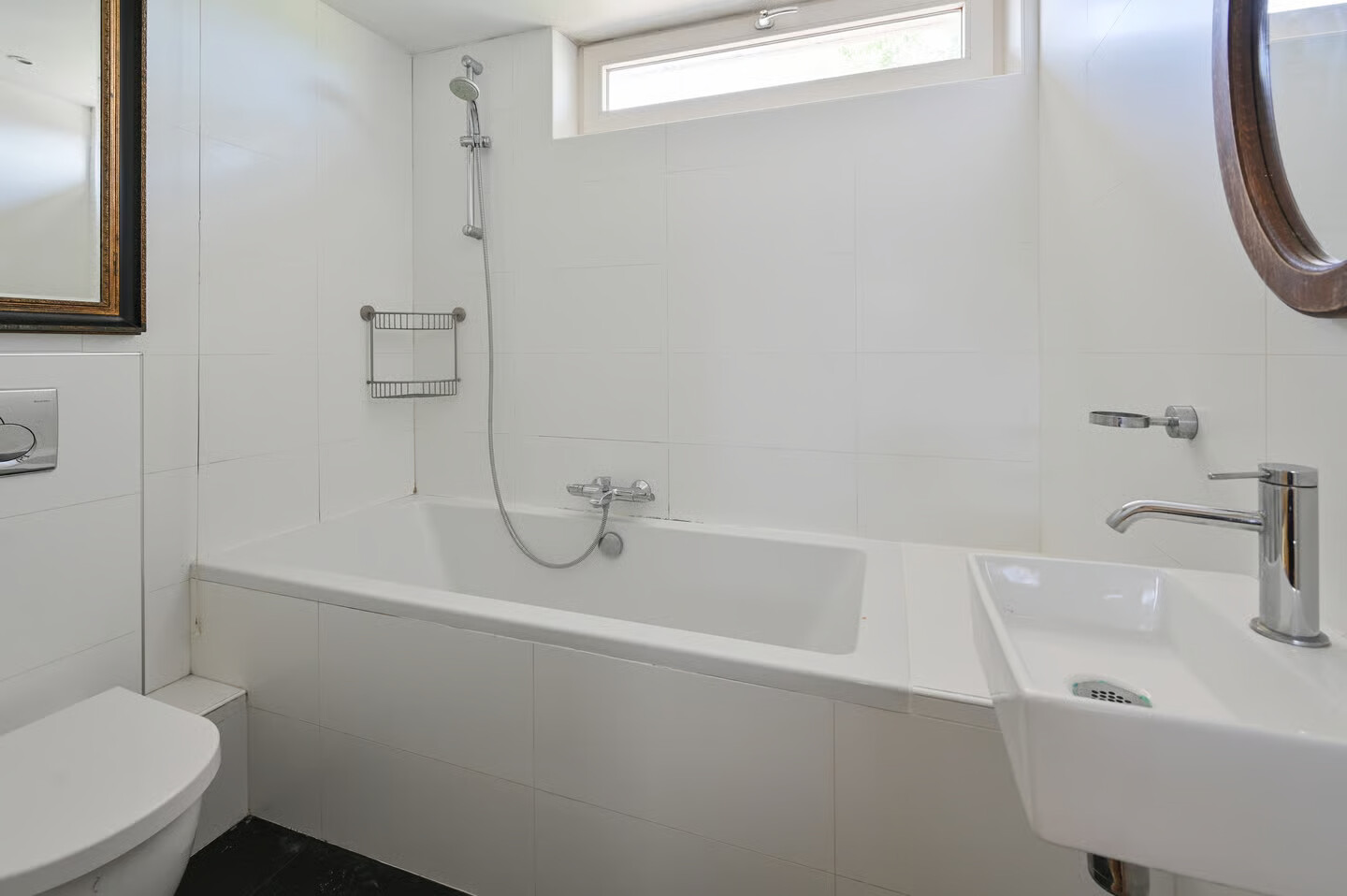 Hoekwoning te koop: Pieter de Hooghlaan 1, Nederhorst Den Berg
