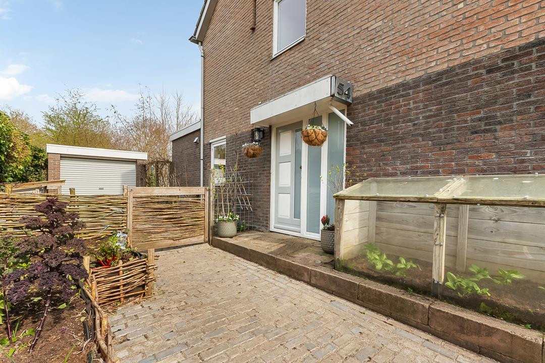 Twee-onder-één-kap te koop: Uiterdijksehof 54, Nederhorst Den Berg