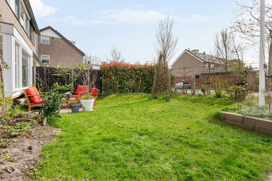 Twee-onder-één-kap te koop: Uiterdijksehof 54, Nederhorst Den Berg