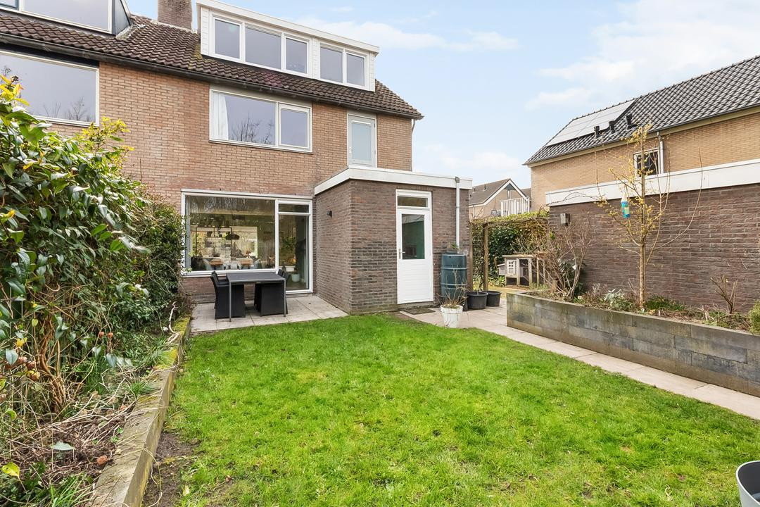 Twee-onder-één-kap te koop: Uiterdijksehof 54, Nederhorst Den Berg