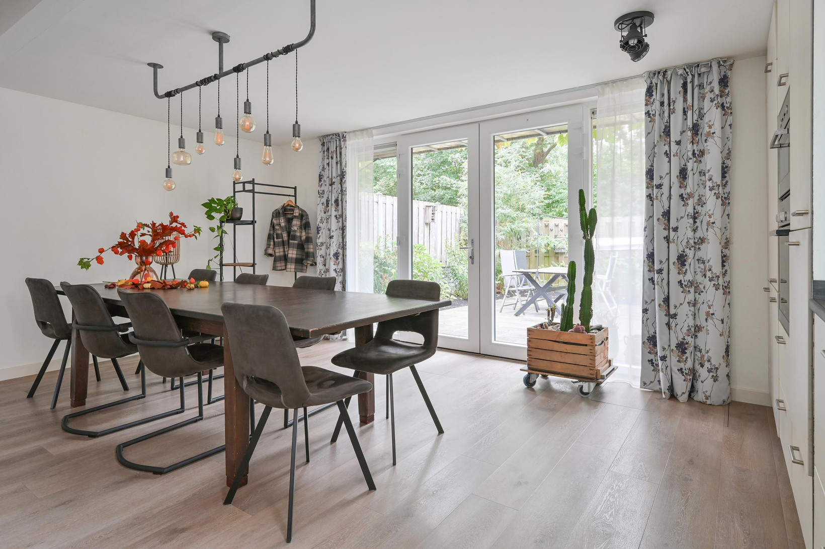 Hoekwoning te koop: De Vijnen 10, Nederhorst Den Berg