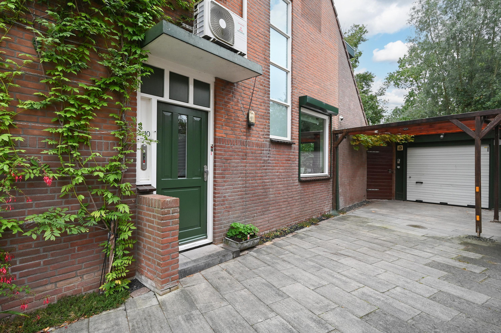 Hoekwoning te koop: De Vijnen 10, Nederhorst Den Berg