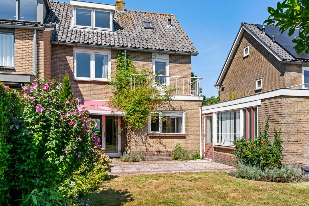 Tussenwoning te koop: Prinses Beatrixstraat 17, Baambrugge