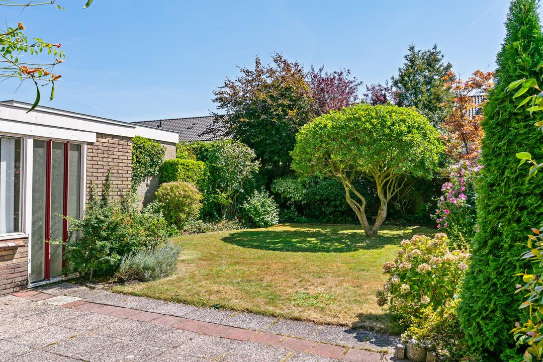 Tussenwoning te koop: Prinses Beatrixstraat 17, Baambrugge
