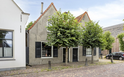 Dorpsstraat 12