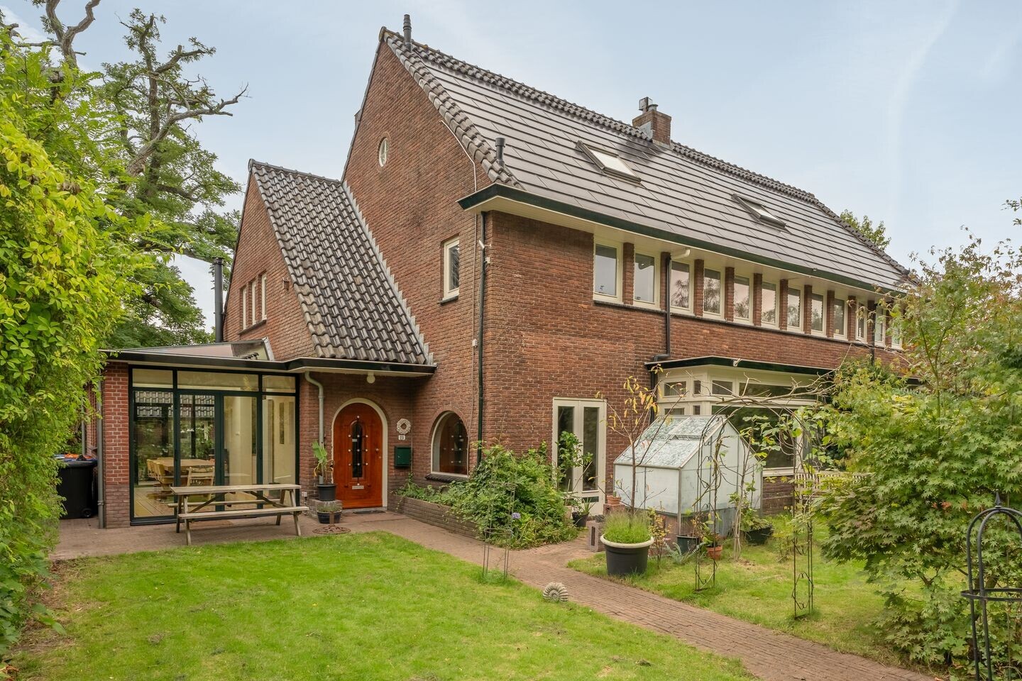 Twee-onder-één-kap te koop: H.A. Lorentzweg 19, Bussum