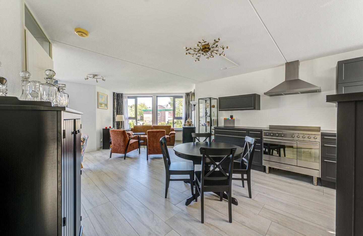 Hoekwoning te koop: De Dennen 138, Bussum