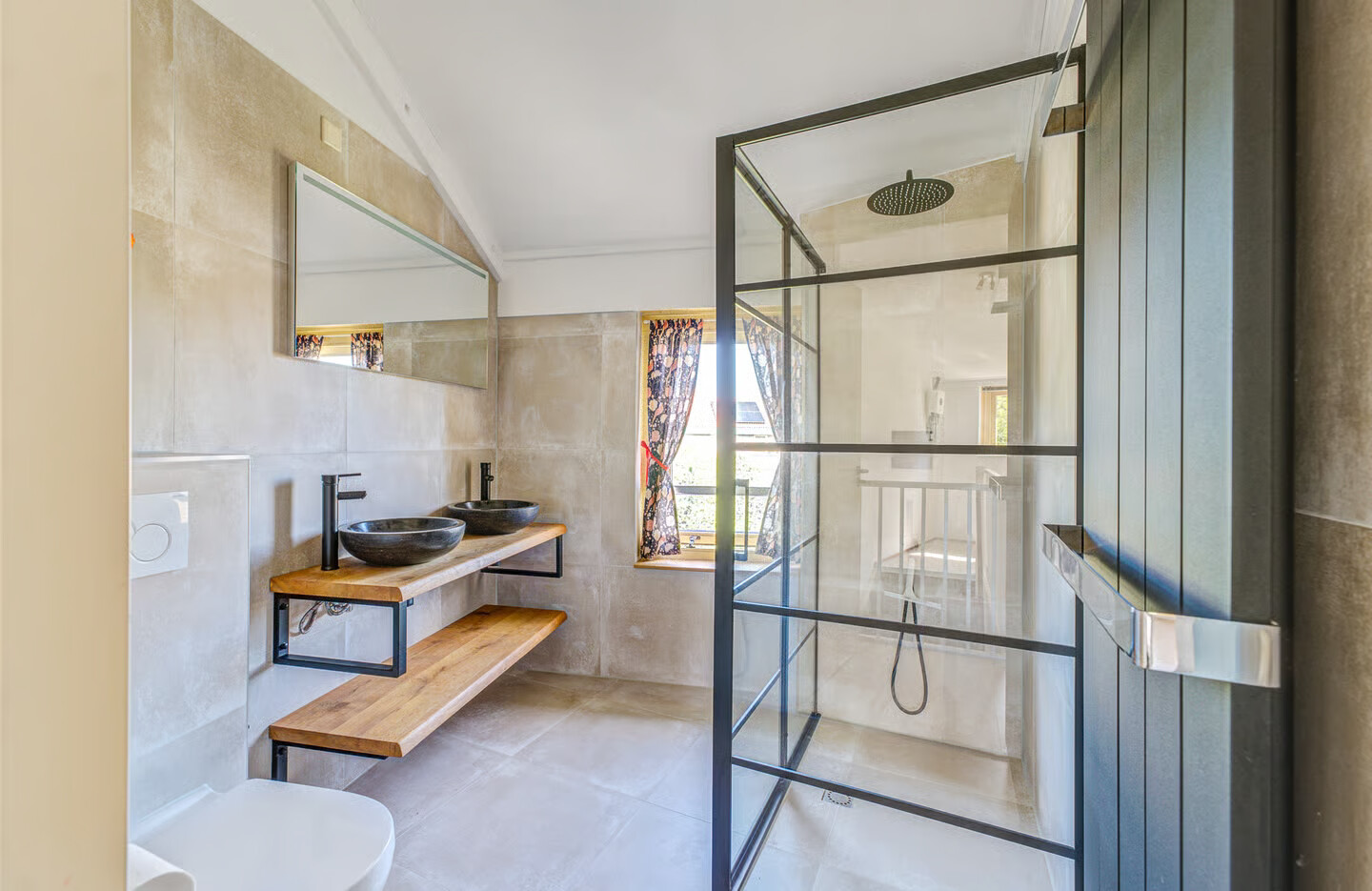 Hoekwoning te koop: De Dennen 138, Bussum