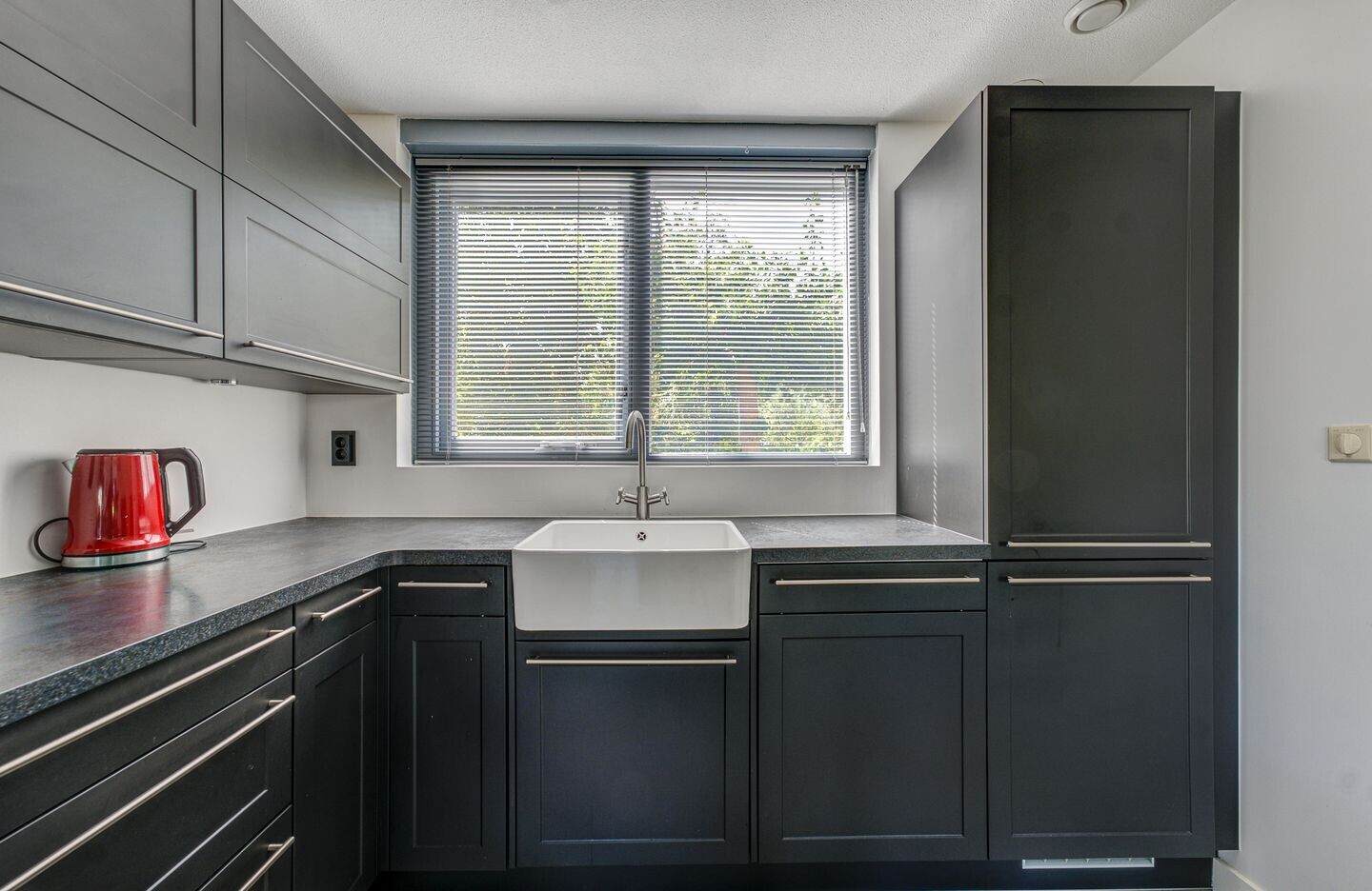 Hoekwoning te koop: De Dennen 138, Bussum