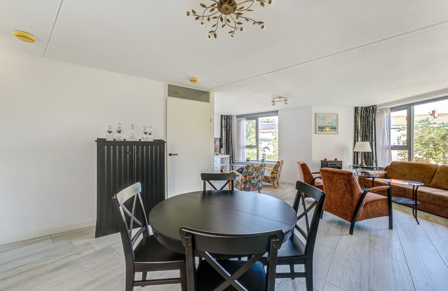 Hoekwoning te koop: De Dennen 138, Bussum