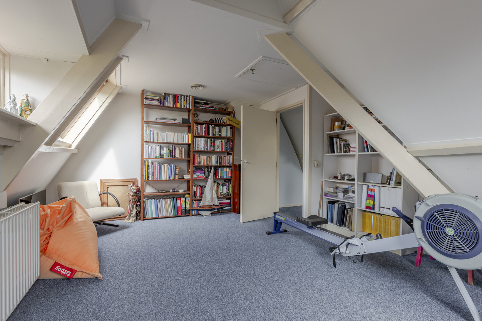 Twee-onder-één-kap te koop: Waltherlaan 16, Bussum