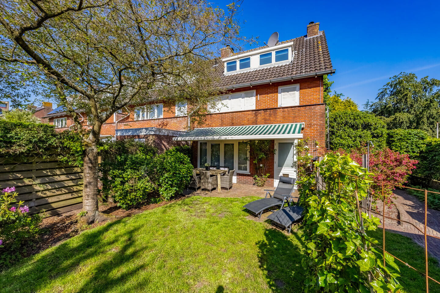 Hoekwoning te koop: Ceintuurbaan 306, Bussum