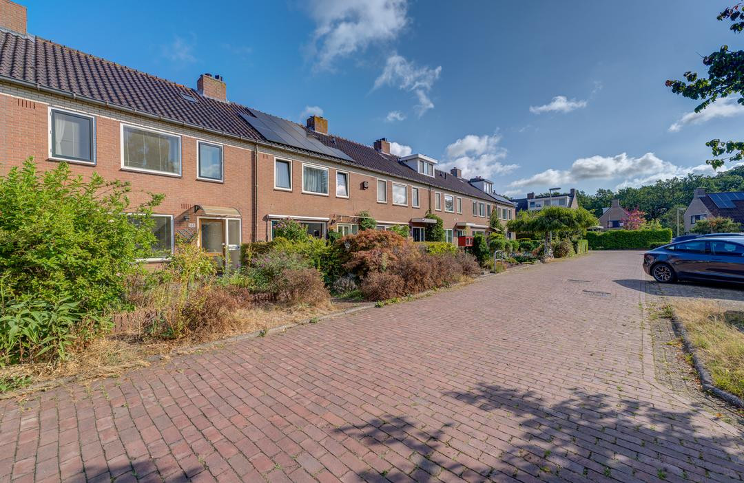 Tussenwoning te koop: Anne Franklaan 168, Bussum