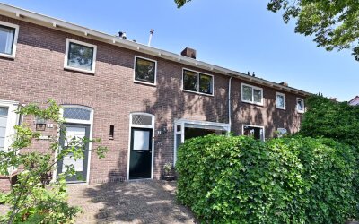 P.M.R. Versteeghstraat 3