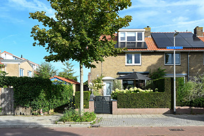 Huis te koop Witte de Withlaan 1