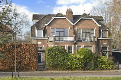 Parallelweg 11