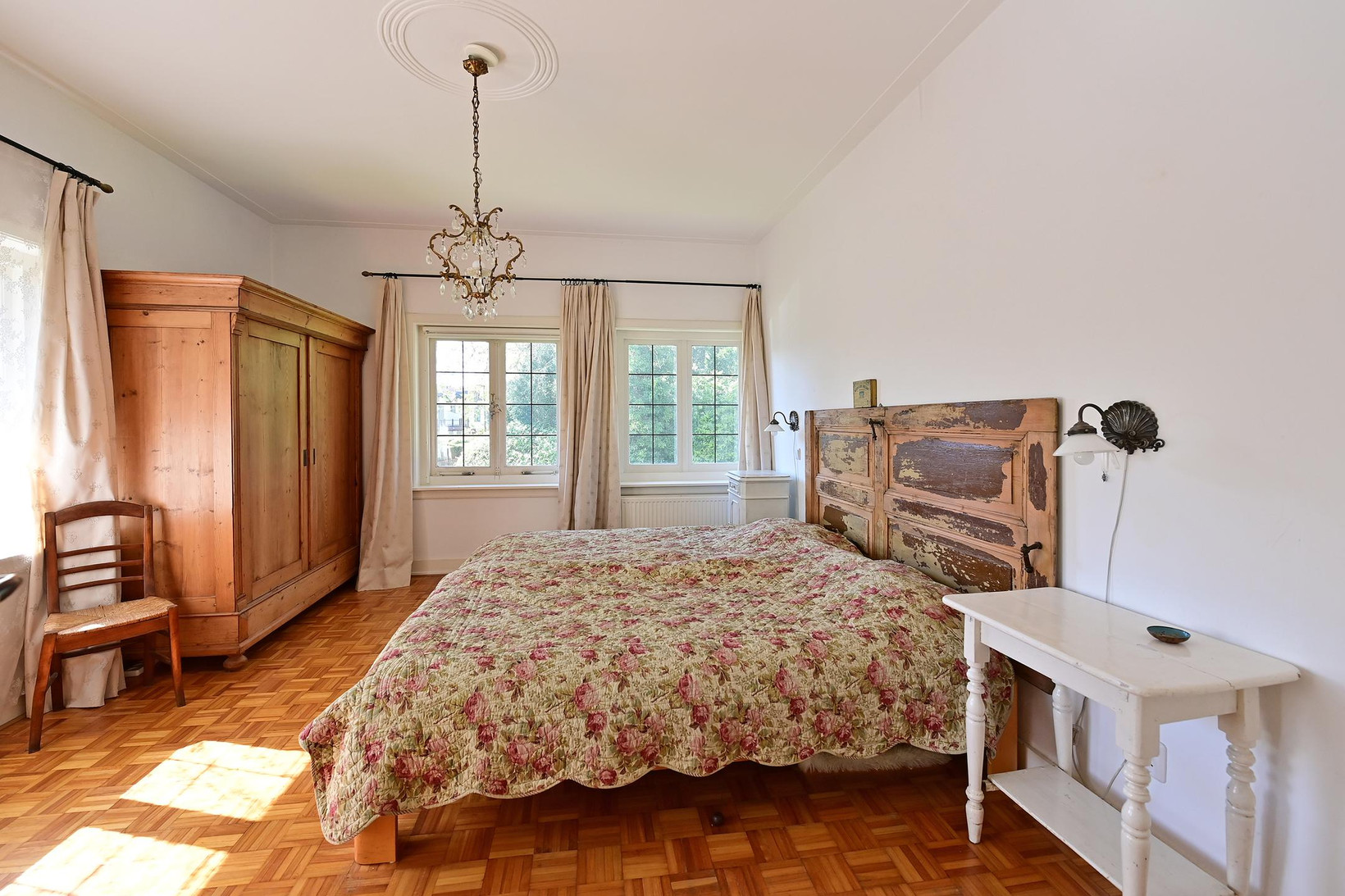 Hoekwoning te koop: Groot Hertoginnelaan 2, Bussum