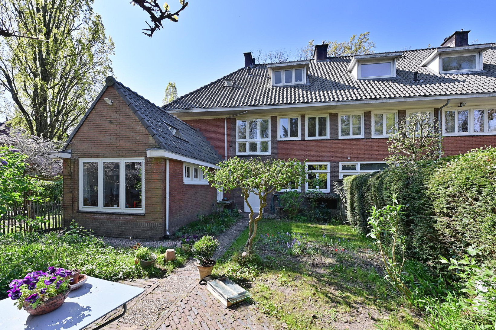 Hoekwoning te koop: Groot Hertoginnelaan 2, Bussum