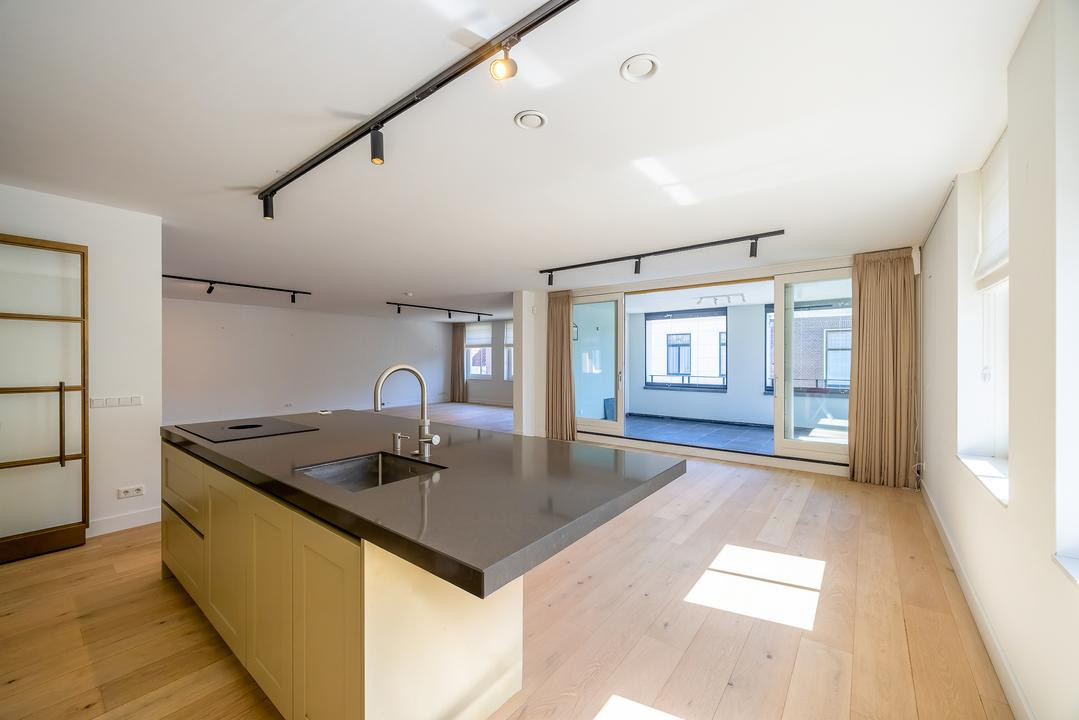 Appartement te koop: Raadhuisstraat 6, Naarden