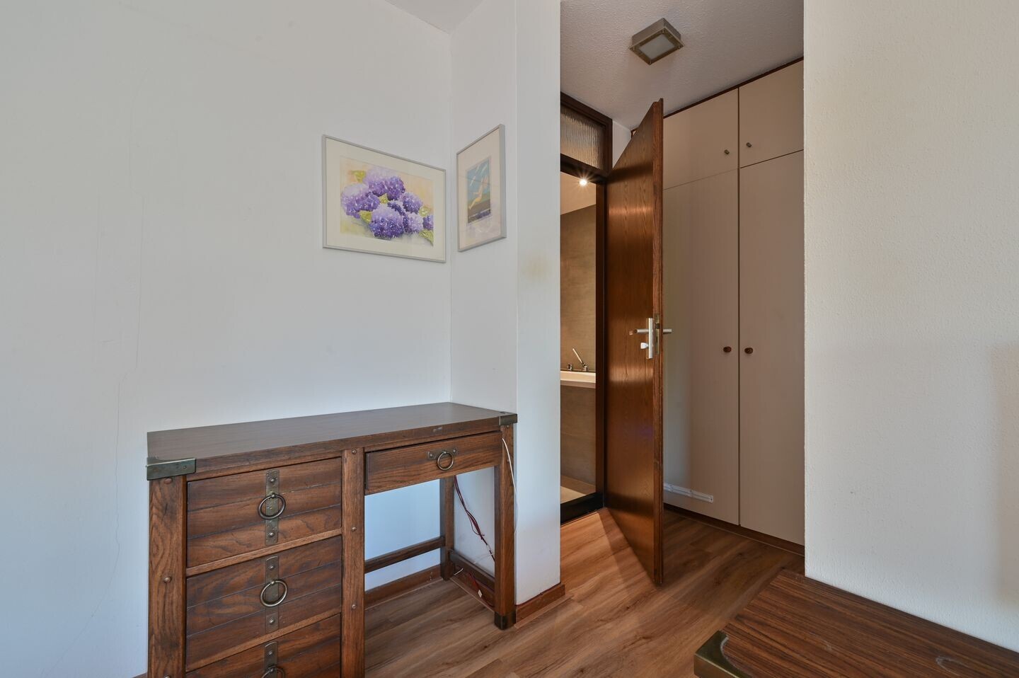 Tussenwoning te koop: Galerij 11, Naarden