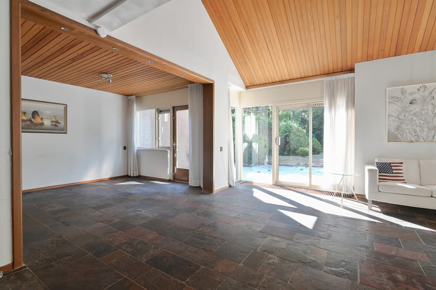 Tussenwoning te koop: Galerij 11, Naarden