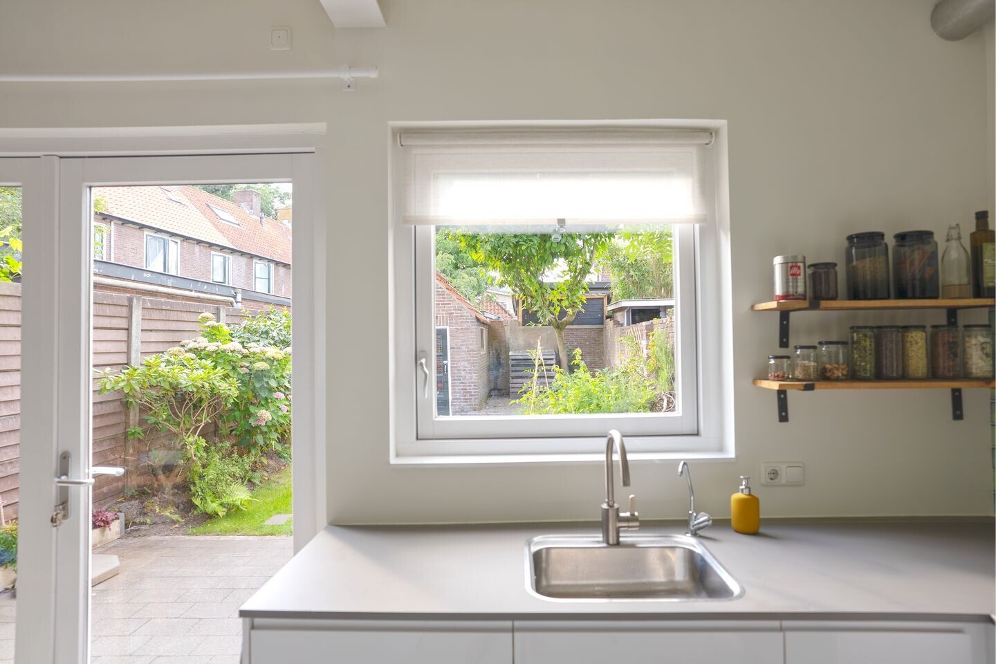 Tussenwoning te koop: Bussummerstraat 64, Naarden