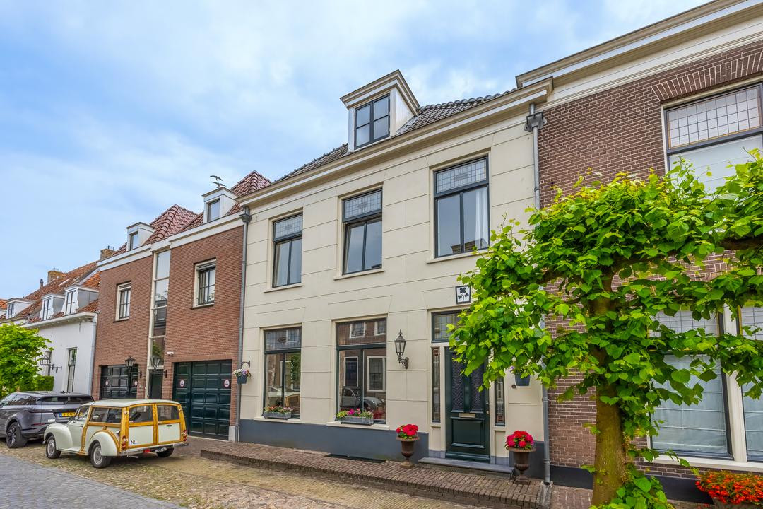 Tussenwoning te koop: Gansoordstraat 10, Naarden
