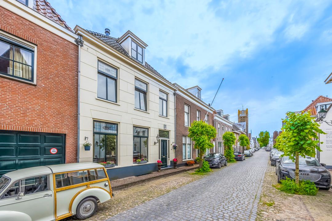 Tussenwoning te koop: Gansoordstraat 10, Naarden