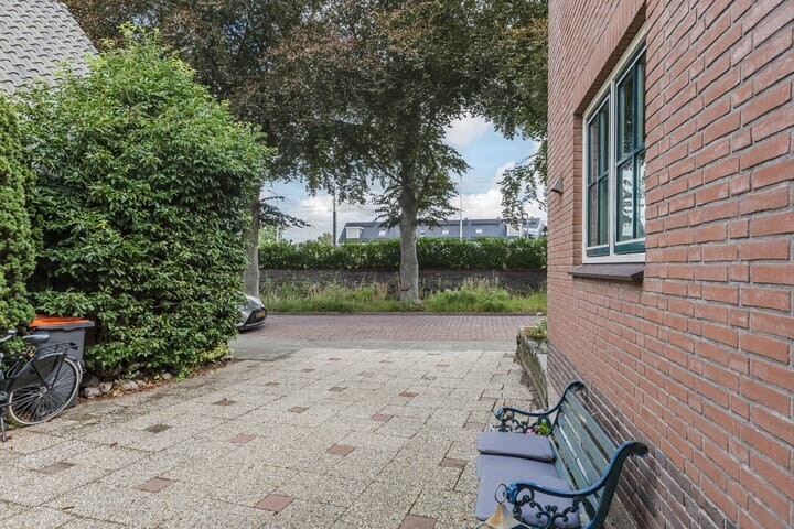 Twee-onder-één-kap te koop: Stationsstraat 6, Uithoorn