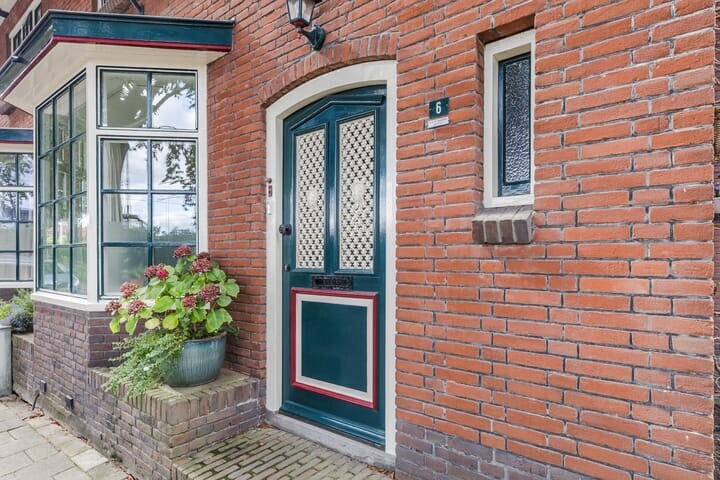 Twee-onder-één-kap te koop: Stationsstraat 6, Uithoorn