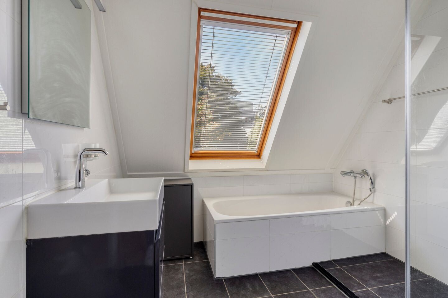 Tussenwoning te koop: Beellaan 13, Uithoorn