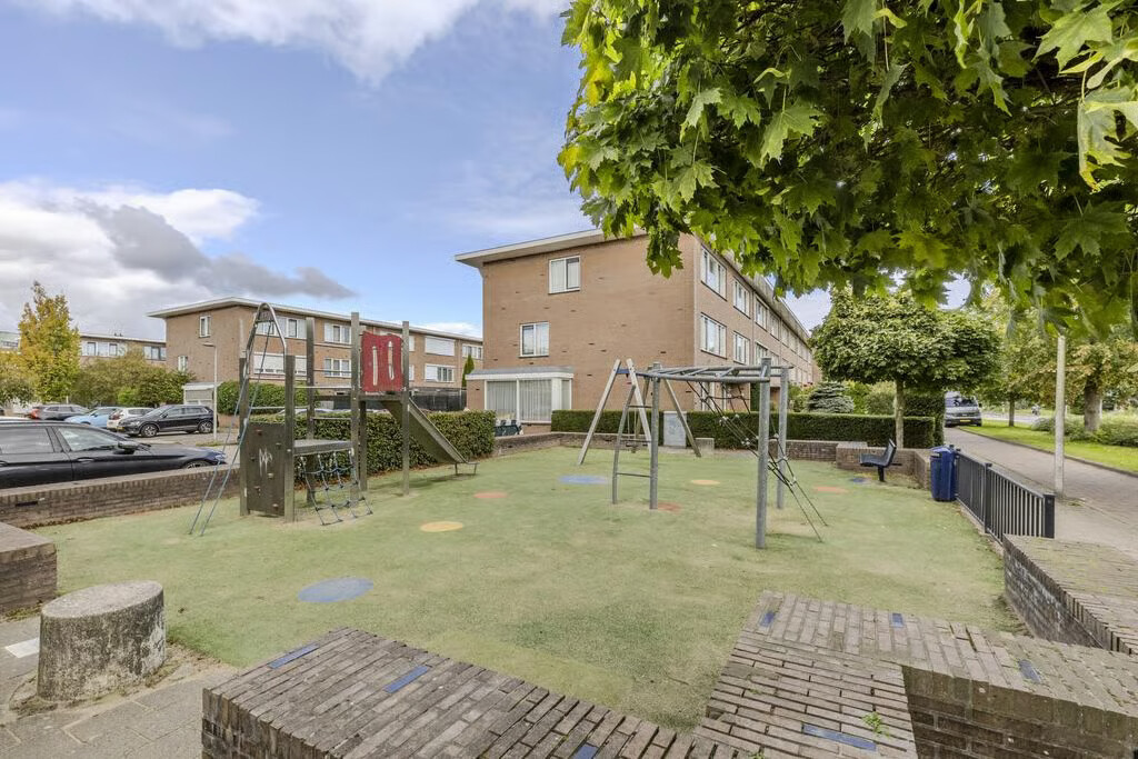 Tussenwoning te koop: Beellaan 13, Uithoorn