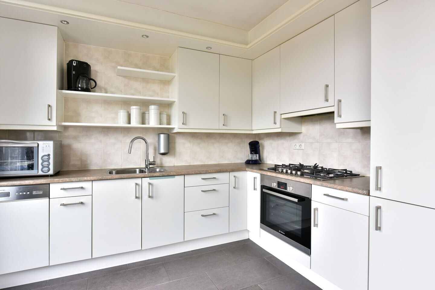 Tussenwoning te koop: Achterberglaan 129, Uithoorn