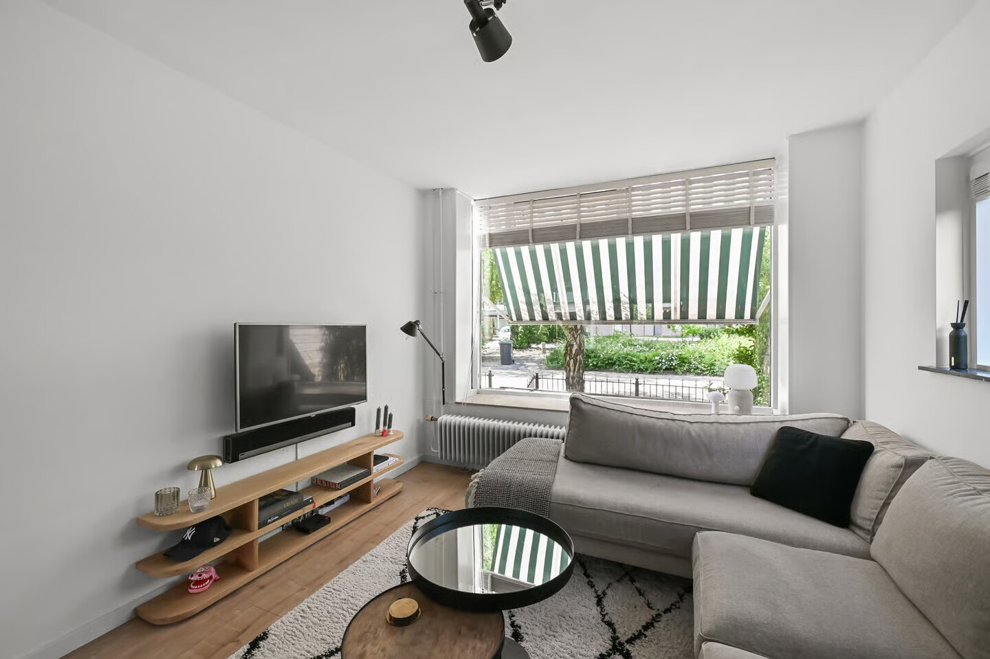 Hoekwoning te koop: De Mérodelaan 3, Uithoorn